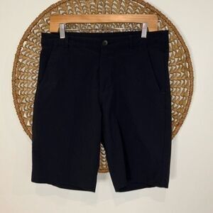 Oakley mens regular fit shorts size 32” black